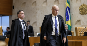 O Supremo Tribunal Federal marcou para esta terça-feira (15) uma sessão plenária extraordinária destinada ao julgamento do caso que envolve o ex-banqueiro Daniel Vorcaro e o ministro Alexandre de Moraes.