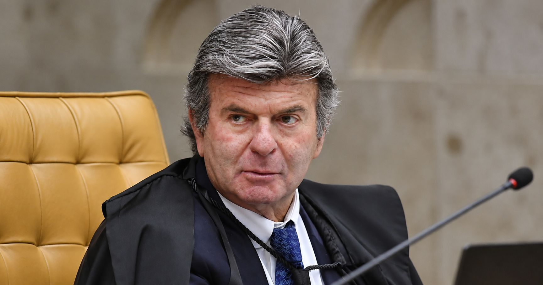 Fux vai relatar no STF ação que pede dados sobre visitas de Vorcaro, Viviane Moraes e Lulinha ao Senado após Alexandre de Moraes se declarar impedido.