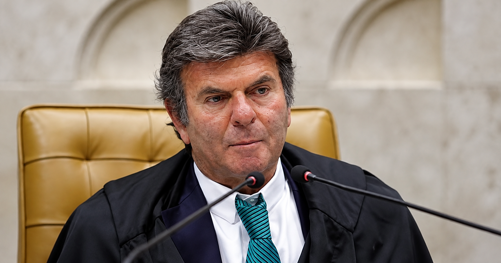 Fux suspende decisão de Dino e obriga plataformas a restaurar bloqueio de fake news sobre Nossa Senhora Aparecida em até 24 horas.